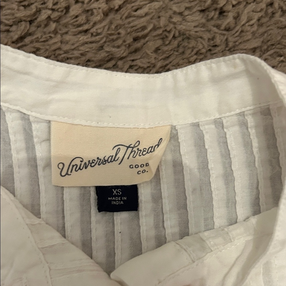 Universal Thread White Kids Blouse with Pleated Design - Picture 2 of 6